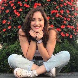 Meet your Posher, Alyssa